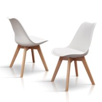 Set di 4 sedie WYNWOOD in polipropilene bianco, cuscino ecopelle, gambe in legno di faggio, 47x52x82 cm