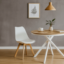 Set di 4 sedie WYNWOOD in polipropilene bianco, cuscino ecopelle, gambe in legno di faggio, 47x52x82 cm