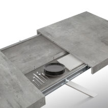 Tavolo FORTE DEI MARMI allungabile grigio cemento con gambe bianche