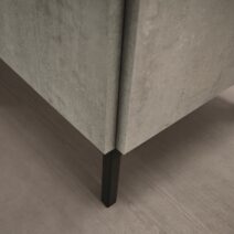 Credenza PIETRASANTA in legno, finitura in grigio cemento, piano effetto marmo statuario, 200x50 cm