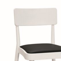 Set di sedie GREVE in legno bianco e ecopelle nero