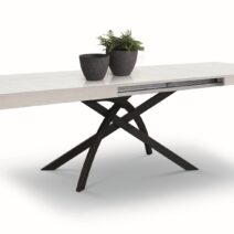 Tavolo GORGONA in legno, finitura in bianco frassinato e metallo verniciato antracite, allungabile