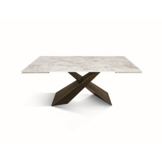 Tavolo FIGARI in vetroceramica bianco arabesco con gambe a X in metallo bronzo, allungabile 180x90 cm - 260x90 cm