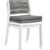 Set di 4 sedie ALVIN in polipropilene bianco e corda intrecciata grigio chiaro, impilabili