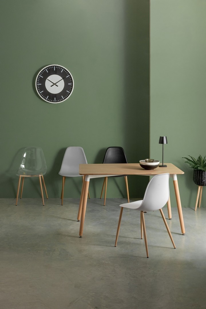 Sedie in policarbonato: design, comfort e versatilità per ogni ambiente