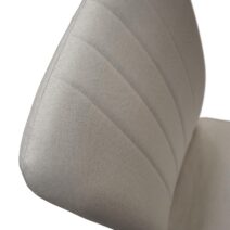 Set di 6 sedie AMSTERDAM in tessuto beige e gambe in metallo nero