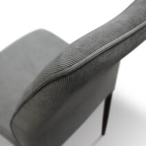 Set di 4 sedie LUBIANA in tessuto grigio e gambe in metallo nero opaco