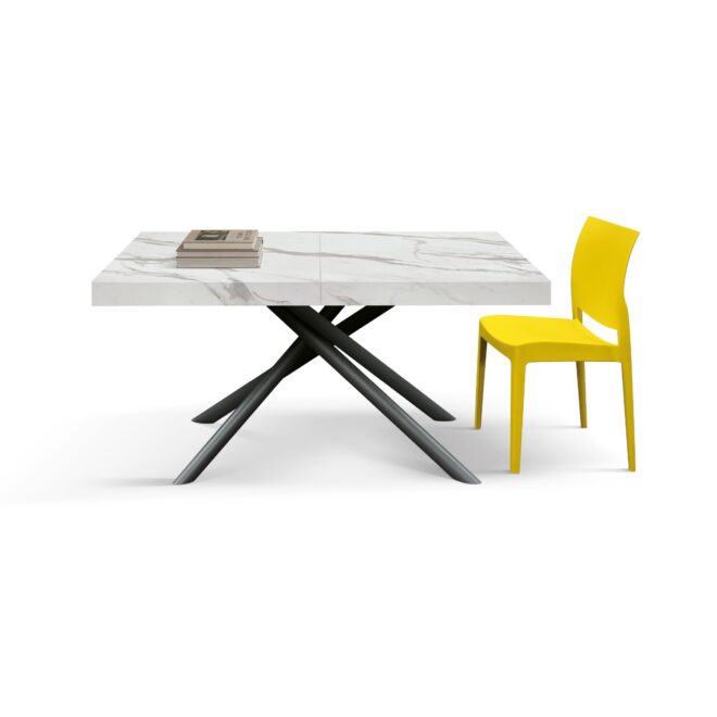 Tavolo CARRARA in legno, finitura bianco statuario e gambe in metallo nero, allungabile 160x90 cm - 240x90 cm