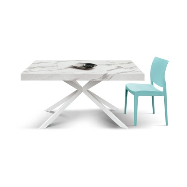 Tavolo CAMAIORE in legno, finitura bianco statuario e gambe a X in metallo bianco, allungabile 140x90 cm - 220x90 cm
