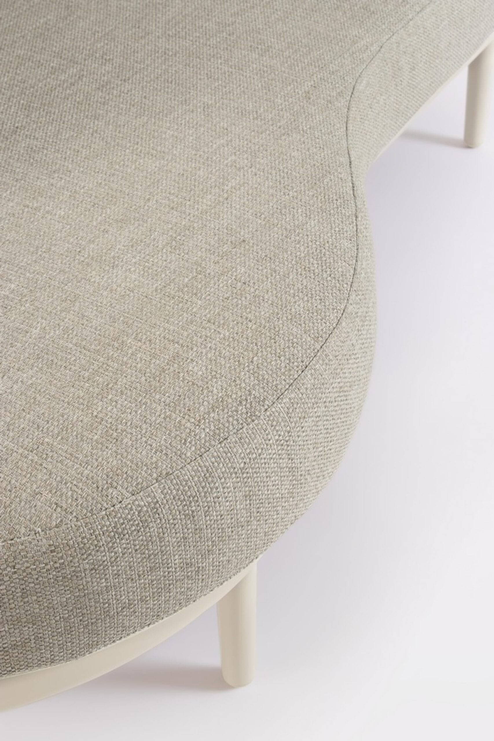 Set salotto angolare da giardino SAGRES con cuscini beige, schienali in corda e struttura beige