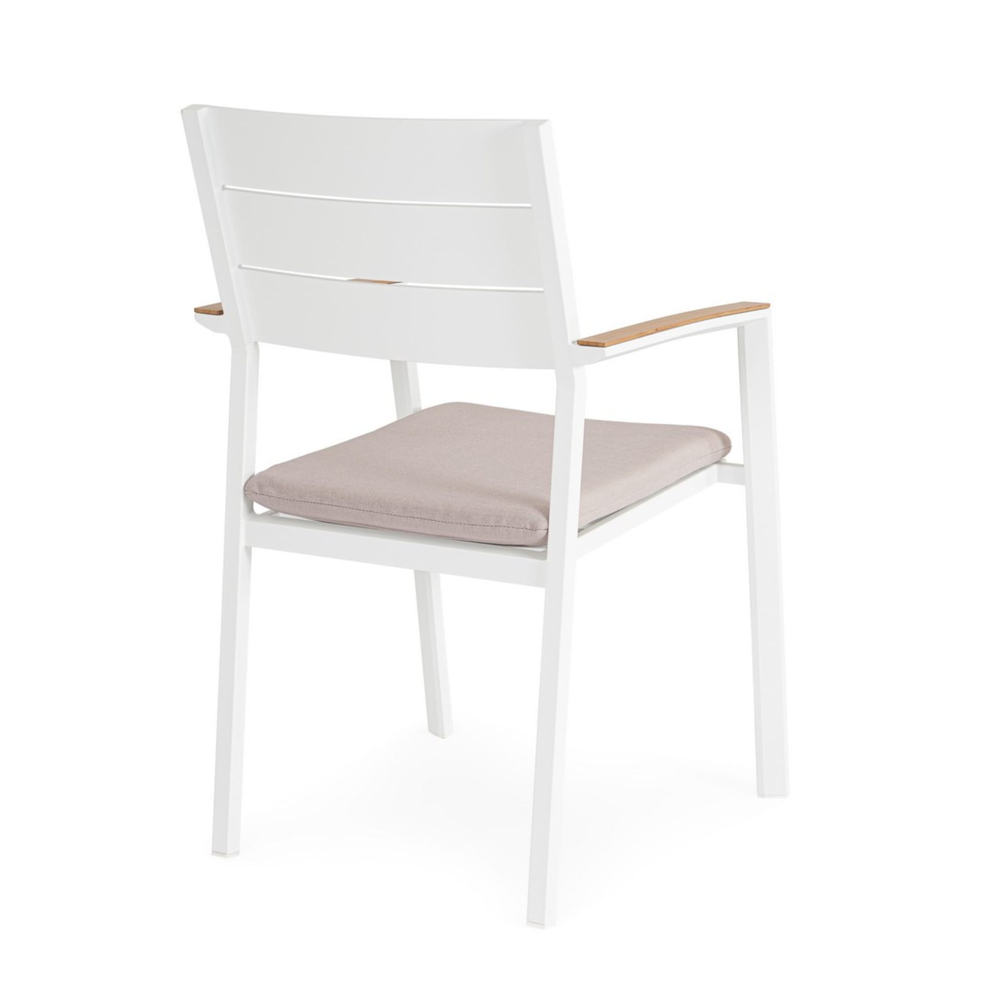 Set 4 sedie da giardino ZELMAR con cuscino tortora, braccioli effetto legno e struttura in alluminio bianco