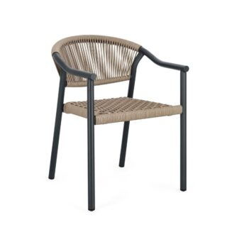 Set di 4 sedie con braccioli FORMENTERA in alluminio nero e fibra sintetica marrone, impilabile