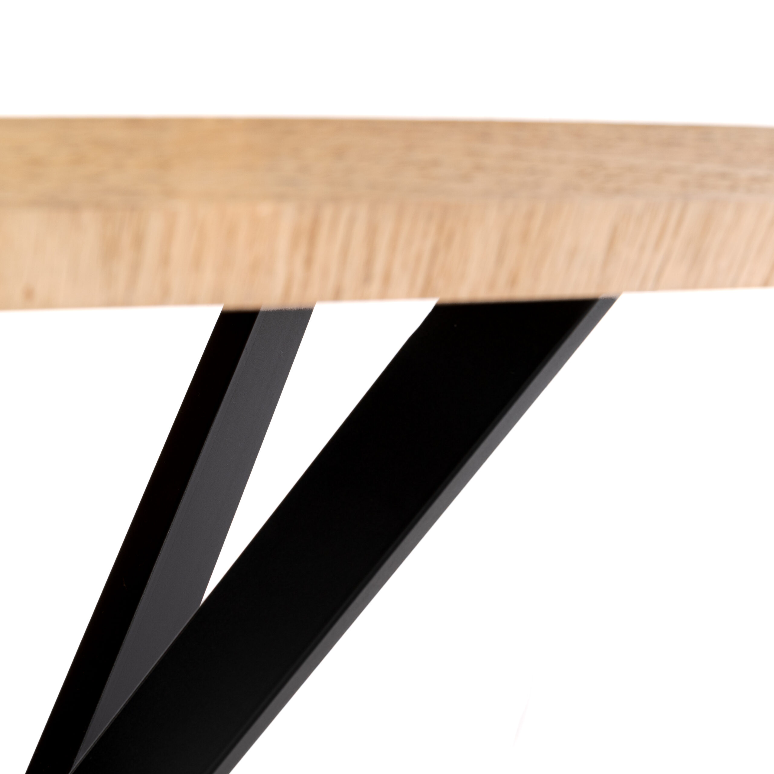 Tavolo rotondo GIRAGLIA in legno impiallacciato rovere e gambe a X in metallo verniciato nero, Ø100xH76 cm