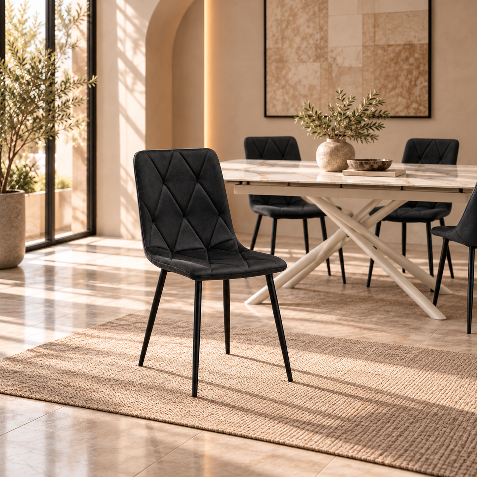 Set di 4 sedie CUENCA in tessuto effetto velluto nero e gambe nere