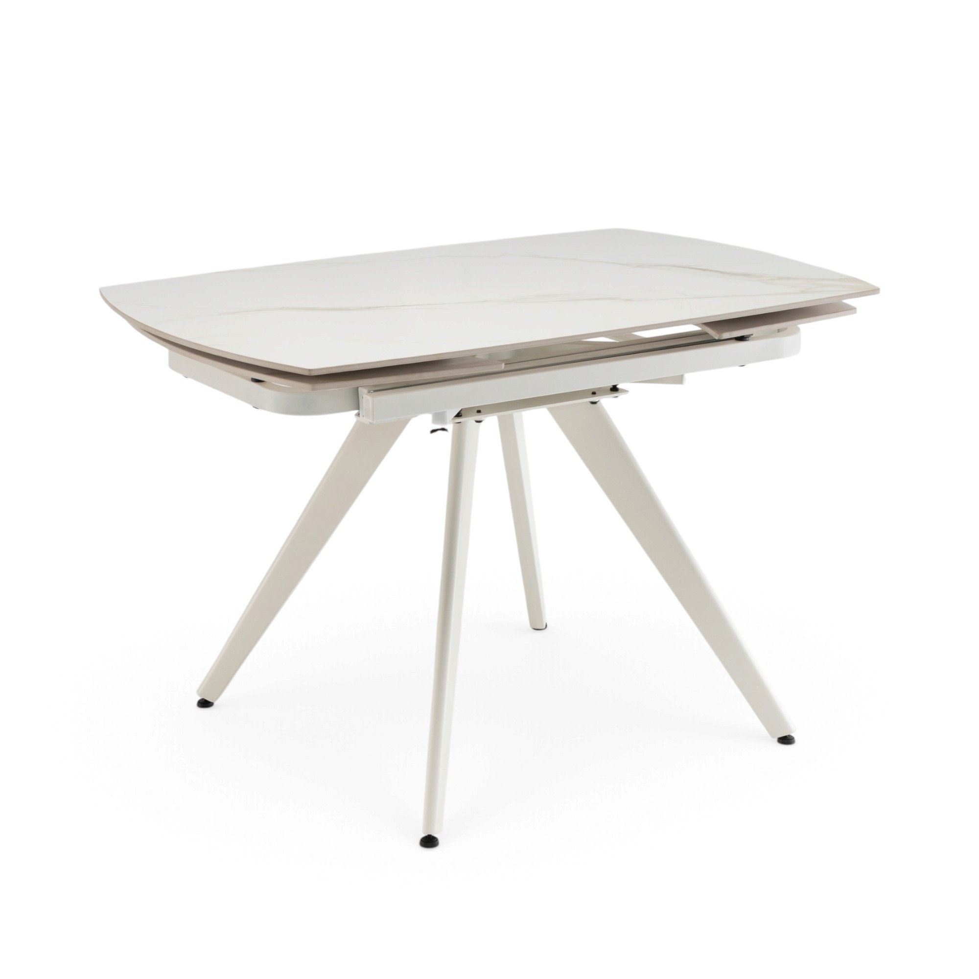 Tavolo LAVEZZI in ceramica, finitura effetto calacatta oro e gambe in metallo bianche, allungabile 120×80 – 180×80 cm